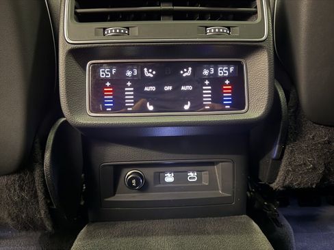 Used 2021 Audi Q8 Prestige w/ Prestige Package AWD/4WD image 45