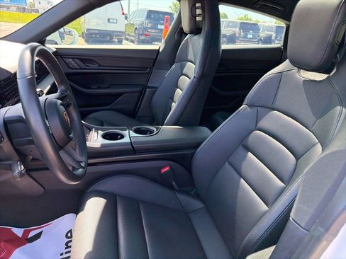 Used 2022 Porsche Taycan RWD image 18