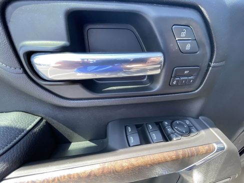 Used 2020 GMC Sierra 3500 Denali w/ Denali Ultimate Package AWD/4WD image 23