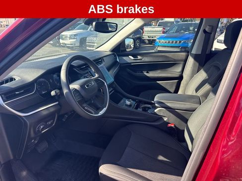 Used 2023 Jeep Grand Cherokee Laredo image 15