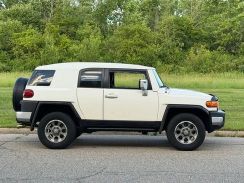 Used 2013 Toyota FJ Cruiser 4WD w/ Convenience Pkg image 28