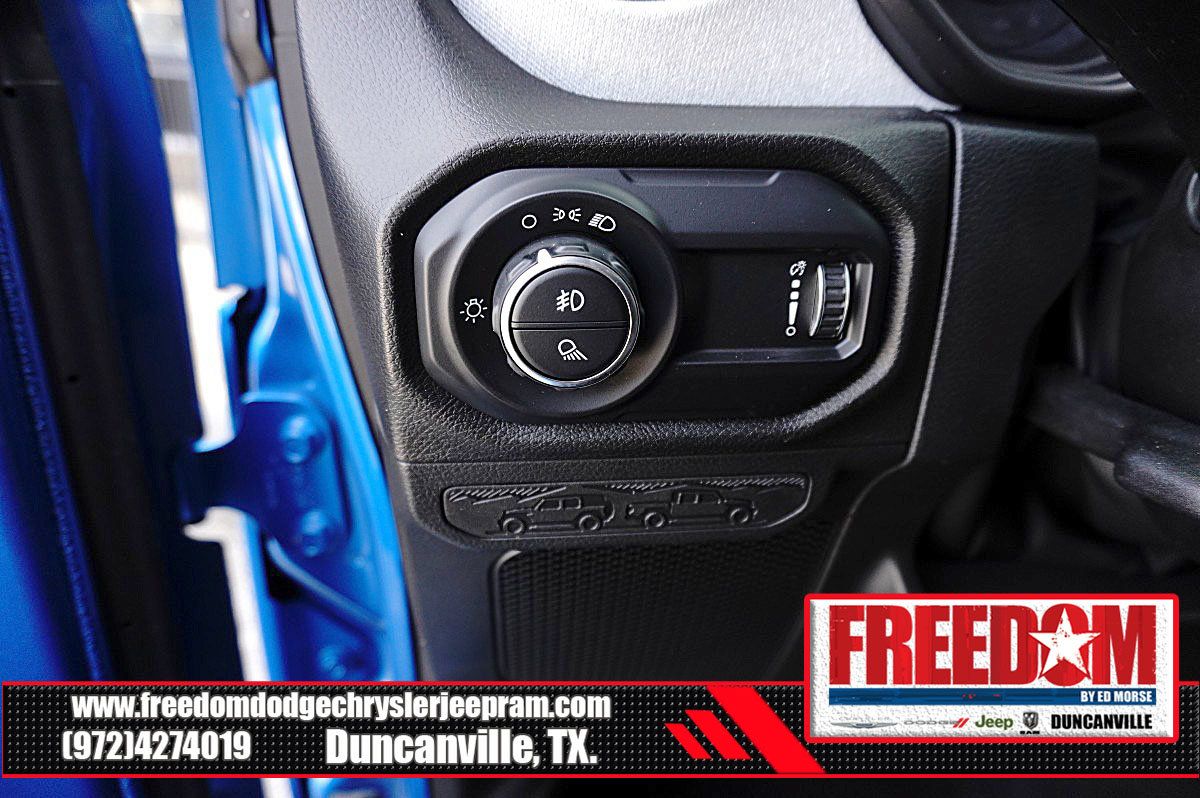 Used 2025 Jeep Gladiator Sport AWD/4WD image 33