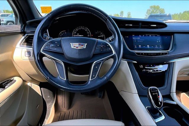 Used 2017 Cadillac XT5 FWD w/ LPO, Wheel Lock Package image 8