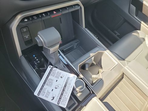 New 2026 Toyota Tundra Limited AWD/4WD image 18