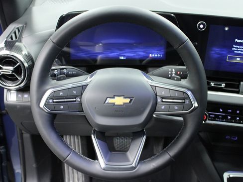 New 2026 Chevrolet Equinox LT w/ Convenience Package II image 17