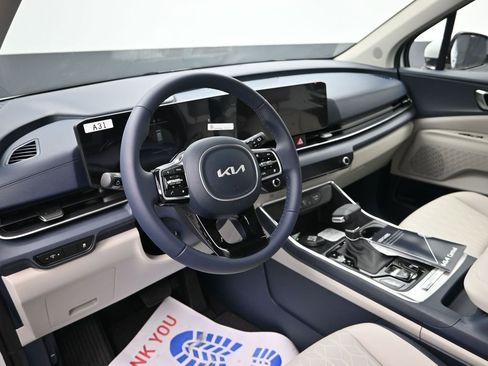 New 2026 Kia Carnival EX FWD image 13