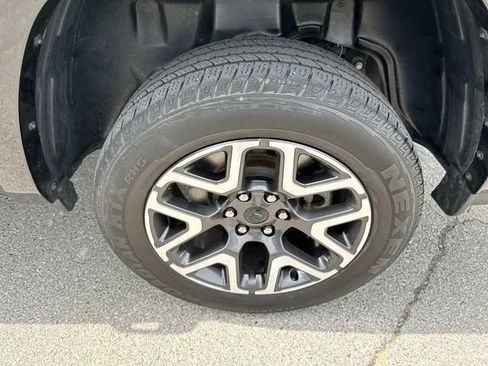 Used 2025 RAM 1500 Laramie AWD/4WD image 13