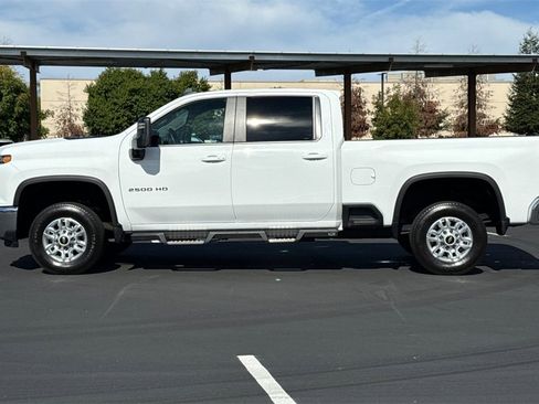 Used 2024 Chevrolet Silverado 2500 LT w/ Convenience Package image 13