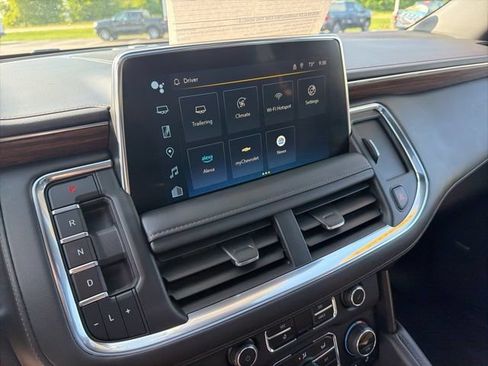 Used 2024 Chevrolet Tahoe High Country AWD/4WD image 32