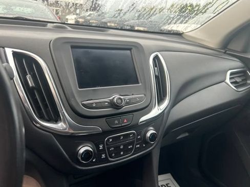 Used 2022 Chevrolet Equinox LT FWD image 11