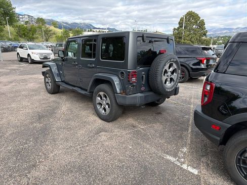 Used 2016 Jeep Wrangler Unlimited Sahara w/ Connectivity Group AWD/4WD image 4