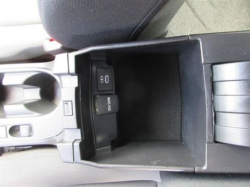 Used 2025 Toyota Corolla LE FWD image 15