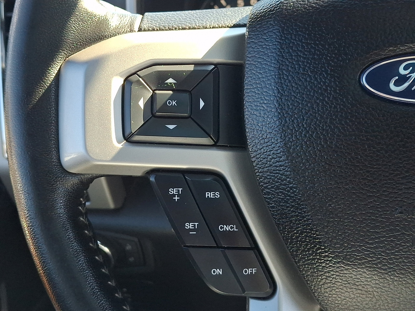 Used 2017 Ford F150 Lariat w/ Equipment Group 502A Luxury AWD/4WD image 22