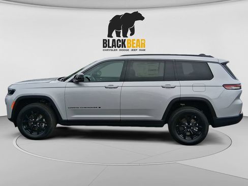 New 2026 Jeep Grand Cherokee L 4WD image 6