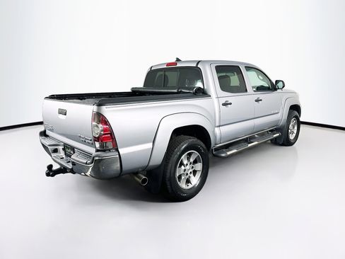 Used 2014 Toyota Tacoma PreRunner w/ SR5 Package image 9