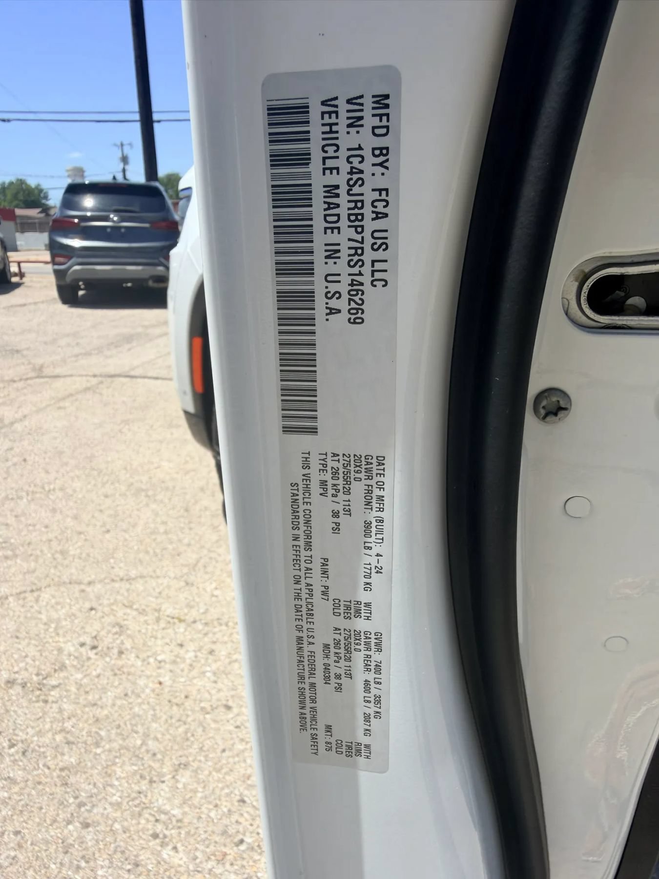 Used 2024 Jeep Wagoneer L Series II RWD image 3