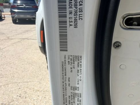 Used 2024 Jeep Wagoneer L Series II RWD image 3