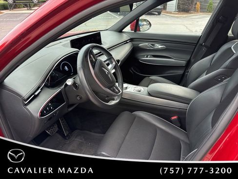 Used 2024 Genesis GV70 2.5T w/ Sport Prestige Package AWD/4WD image 10