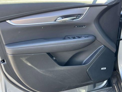 Certified 2025 Cadillac XT6 Luxury image 17
