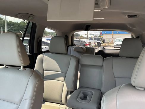 Used 2017 Honda Pilot Touring image 14