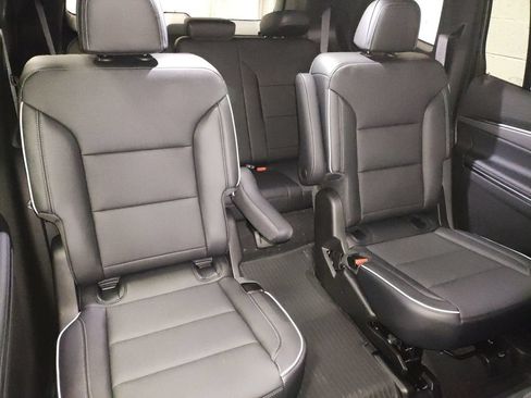 New 2026 Buick Enclave Preferred w/ Power Package FWD image 10