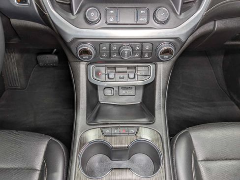 Certified 2023 GMC Acadia SLT AWD/4WD image 19