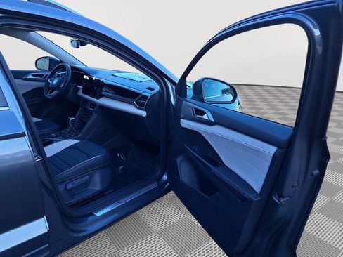 New 2025 Volkswagen Taos SEL image 17