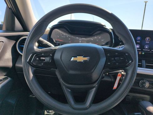 Used 2026 Chevrolet Trax LS FWD image 14