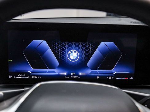 Certified 2025 BMW 330i Sedan image 25