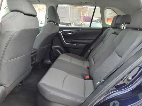 Used 2021 Toyota RAV4 XLE image 8