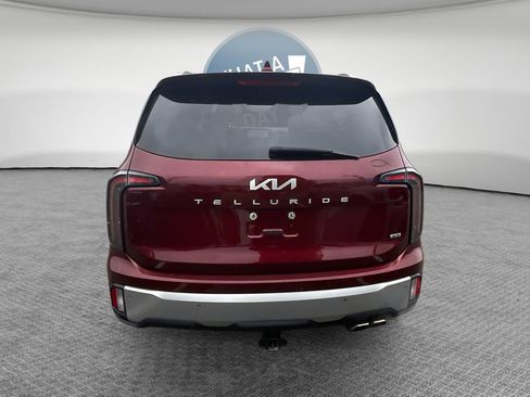 Used 2023 Kia Telluride EX w/ EX Captain's Chair Package AWD/4WD image 5