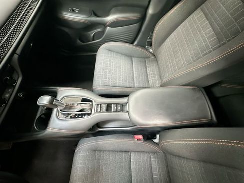 Used 2025 Honda HR-V Sport image 22
