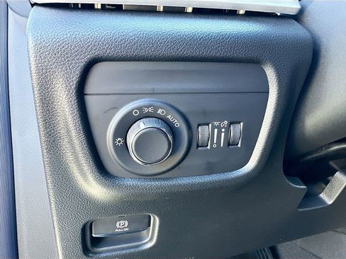 New 2025 Jeep Grand Cherokee Laredo image 13