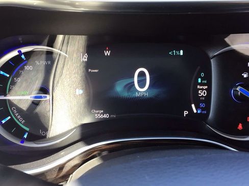 Used 2023 Chrysler Pacifica Limited image 31