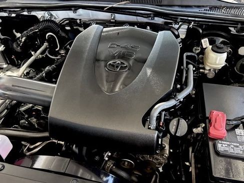 Used 2022 Toyota Tacoma TRD Off-Road w/ Technology Package RWD image 34