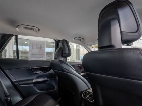 Used 2025 Mercedes-Benz GLC 350e 4MATIC image 28