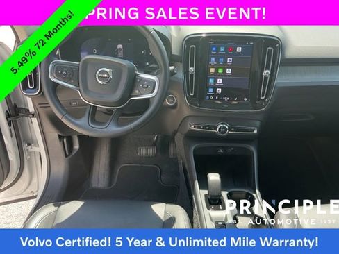 Certified 2025 Volvo XC40 B5 Core AWD/4WD image 17