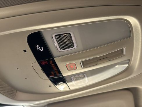 Certified 2025 Volvo XC60 B5 Plus AWD/4WD image 22