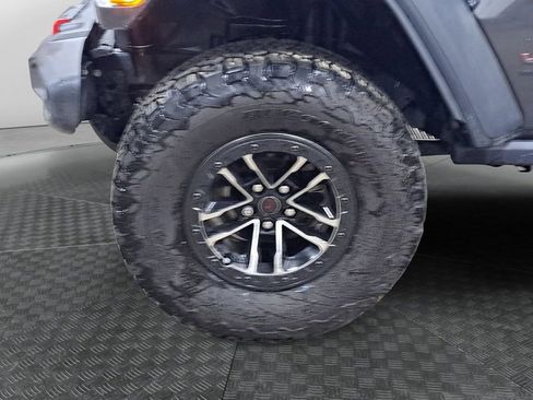 Used 2024 Jeep Wrangler Unlimited Rubicon w/ XTREMEE 35" Tire Package image 14