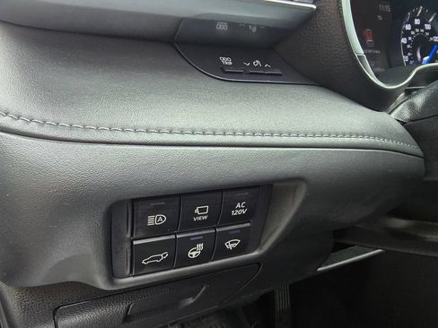 Used 2021 Toyota Highlander Platinum AWD/4WD image 19