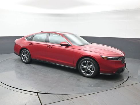 Certified 2023 Honda Accord EX image 9