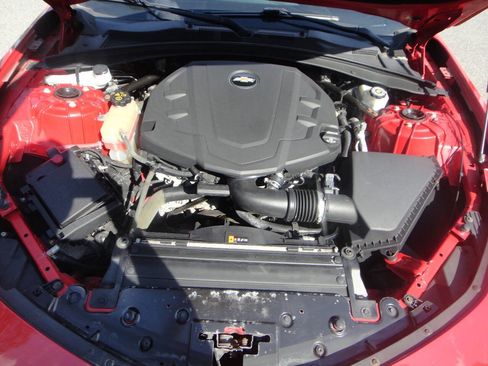 Used 2019 Chevrolet Camaro LT RWD image 13