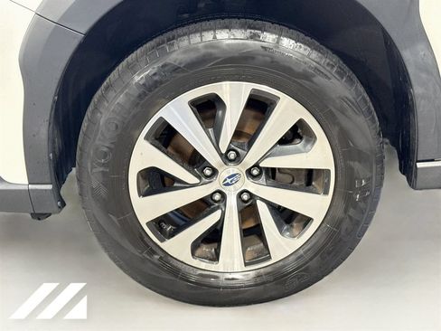 Used 2024 Subaru Outback Premium w/ Popular Package #1 AWD/4WD image 31