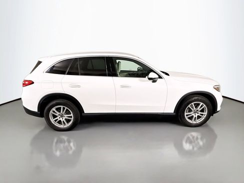 Used 2025 Mercedes-Benz GLC 300 4MATIC image 8