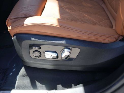 Used 2024 BMW X7 xDrive40i w/ Premium Package AWD/4WD image 22