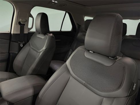 New 2026 Ford Explorer Active w/ Active Comfort Package image 8
