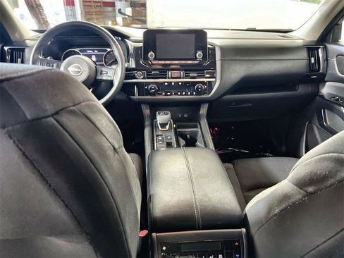 Certified 2022 Nissan Pathfinder SV image 21