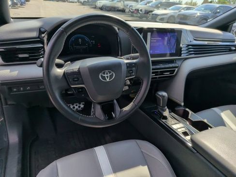 Used 2025 Toyota Camry SE FWD image 12