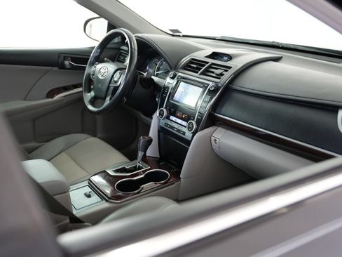 Used 2012 Toyota Camry XLE w/ Leather Pkg FWD image 53