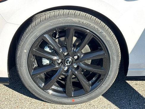 New 2026 MAZDA MAZDA3 Hatchback w/Premium Plus Pkg image 23